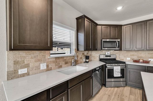 222 Racetrack Lane, Montgomery, TX 77356