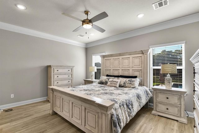 222 Racetrack Lane, Montgomery, TX 77356