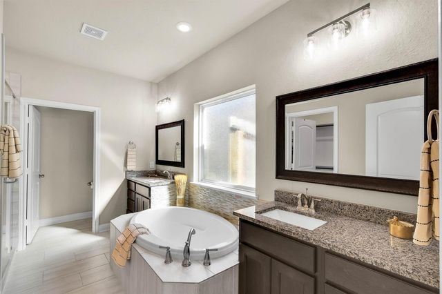 222 Racetrack Lane, Montgomery, TX 77356