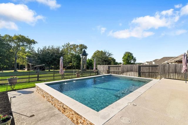 222 Racetrack Lane, Montgomery, TX 77356