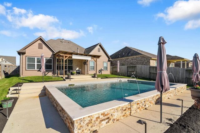 222 Racetrack Lane, Montgomery, TX 77356