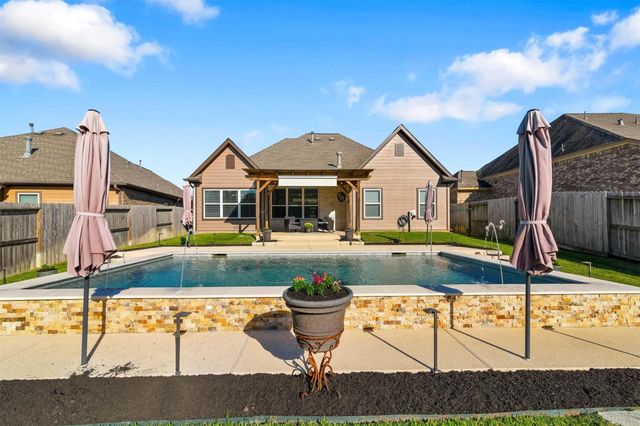 222 Racetrack Lane, Montgomery, TX 77356
