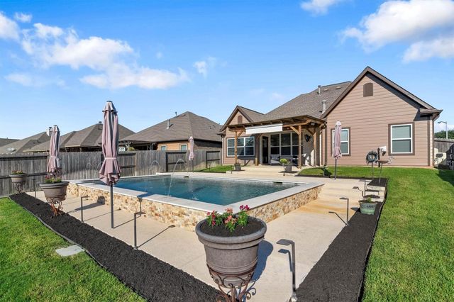 222 Racetrack Lane, Montgomery, TX 77356