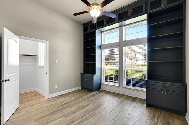 222 Racetrack Lane, Montgomery, TX 77356