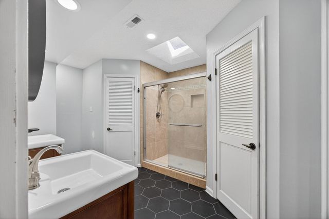 2178 WEBBING DR, Cordova, TN 38106