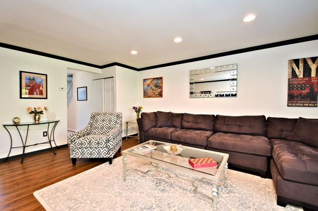 615 PIEDMONT CT, Lansdale, PA 19446
