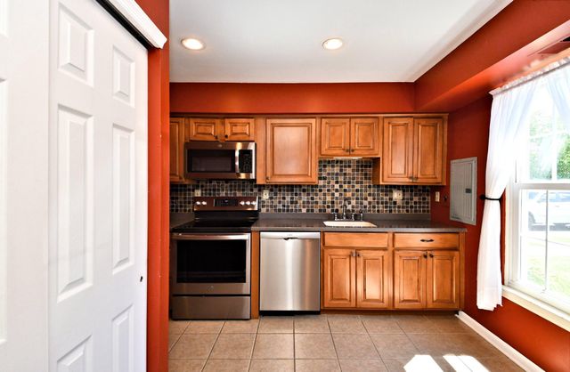 615 PIEDMONT CT, Lansdale, PA 19446