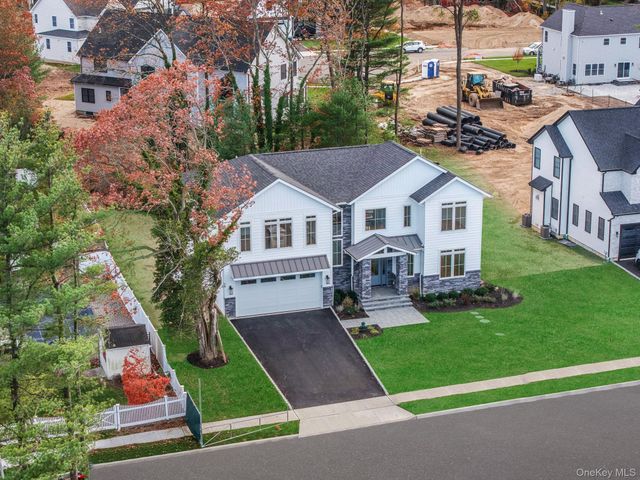 4 Blackwell Court, Nesconset, NY 11767