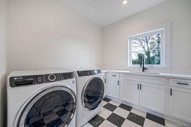 4 Blackwell Court, Nesconset, NY 11767