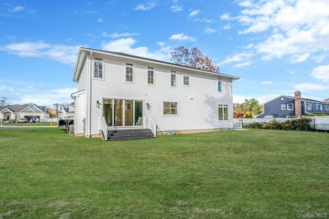 4 Blackwell Court, Nesconset, NY 11767