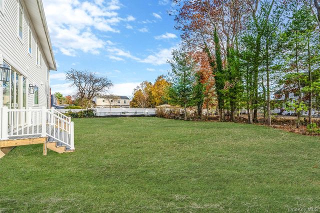 4 Blackwell Court, Nesconset, NY 11767