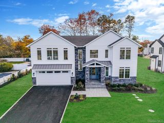 4 Blackwell Court, Nesconset, NY 11767