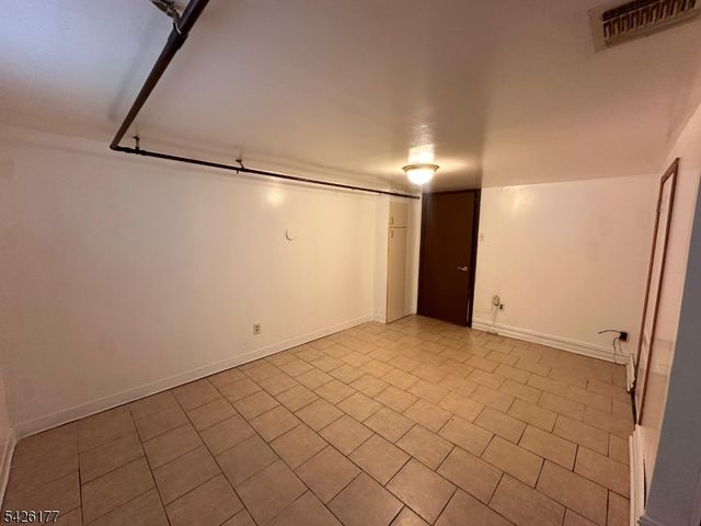 276 Madison Ave, Clifton City, NJ 07011