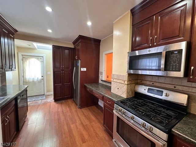 276 Madison Ave, Clifton City, NJ 07011