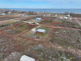 50 Sunshine Way, Port Lavaca, TX 77979