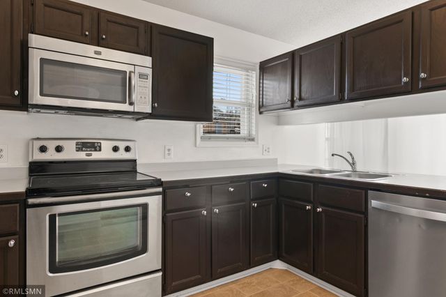 5329 Highpointe Terrace, Bloomington, MN 55437