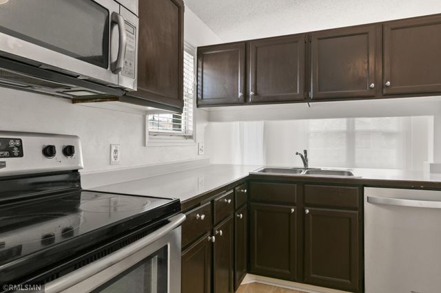 5329 Highpointe Terrace, Bloomington, MN 55437