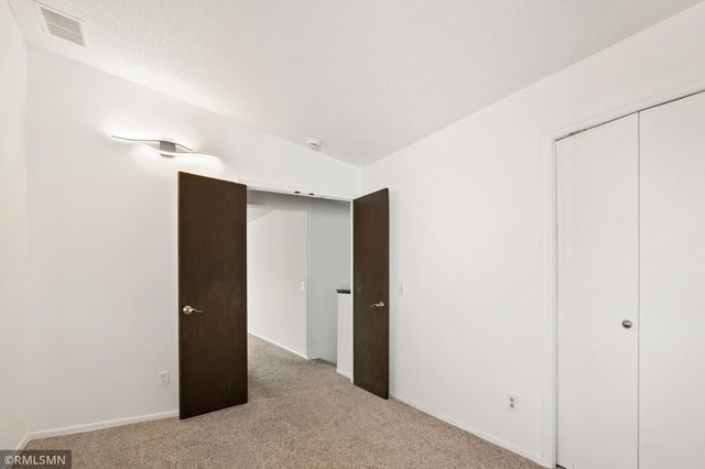 5329 Highpointe Terrace, Bloomington, MN 55437