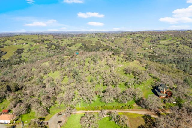 8251 Buffalo Ridge Rd, Ione, CA 95640