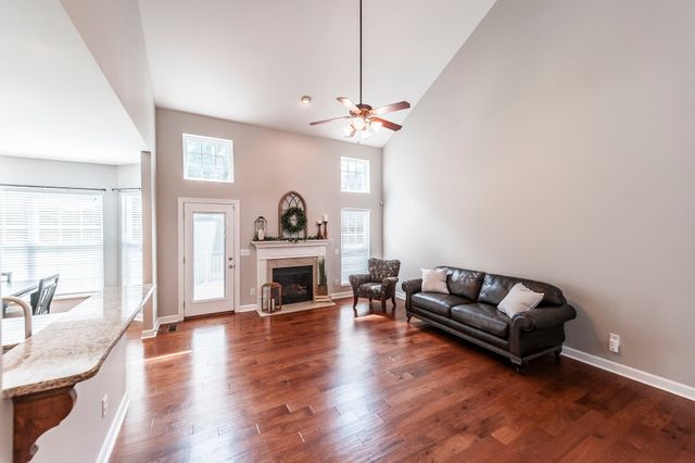 2054 Katherine Dr, Goodlettsville, TN 37072