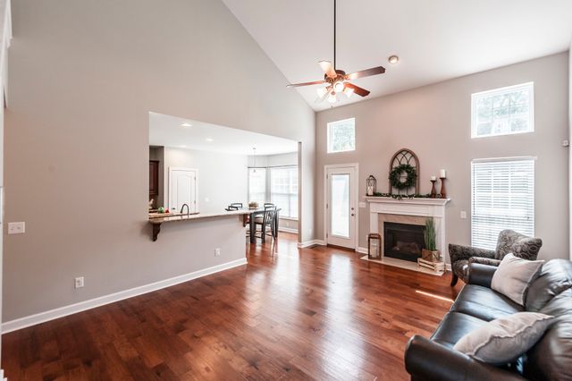 2054 Katherine Dr, Goodlettsville, TN 37072