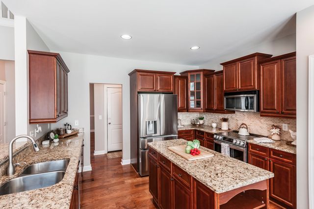 2054 Katherine Dr, Goodlettsville, TN 37072