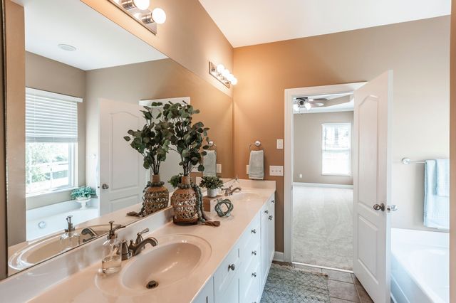 2054 Katherine Dr, Goodlettsville, TN 37072