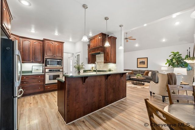 7805 HAWTHORNE DR, Cheyenne, WY 82009