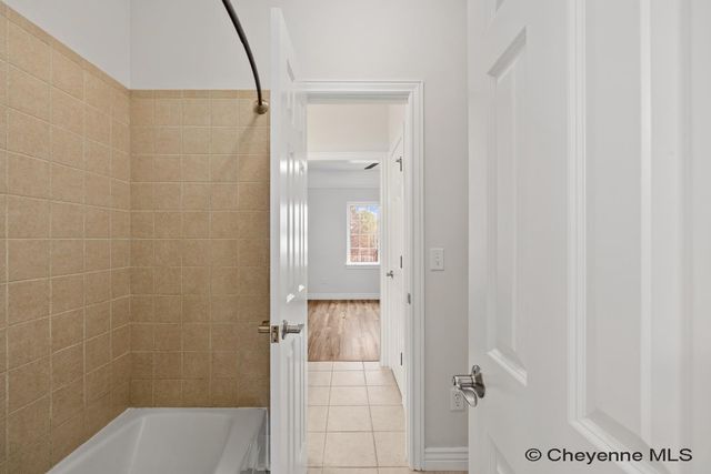 7805 HAWTHORNE DR, Cheyenne, WY 82009