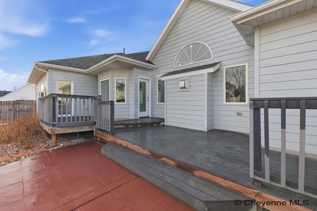 7805 HAWTHORNE DR, Cheyenne, WY 82009
