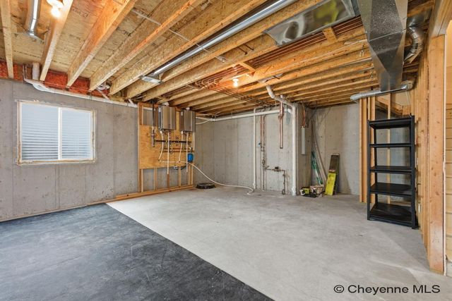 7805 HAWTHORNE DR, Cheyenne, WY 82009