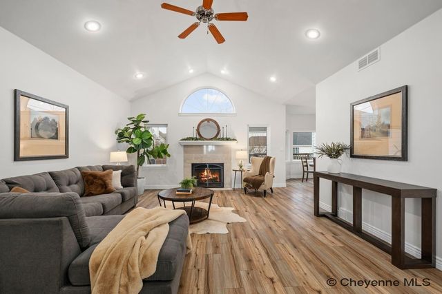 7805 HAWTHORNE DR, Cheyenne, WY 82009