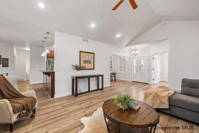 7805 HAWTHORNE DR, Cheyenne, WY 82009