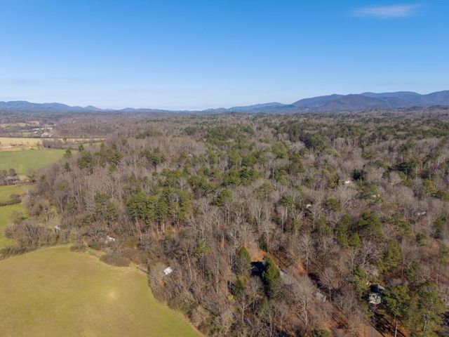 312 Parks Avenue, Ellijay, GA 30540