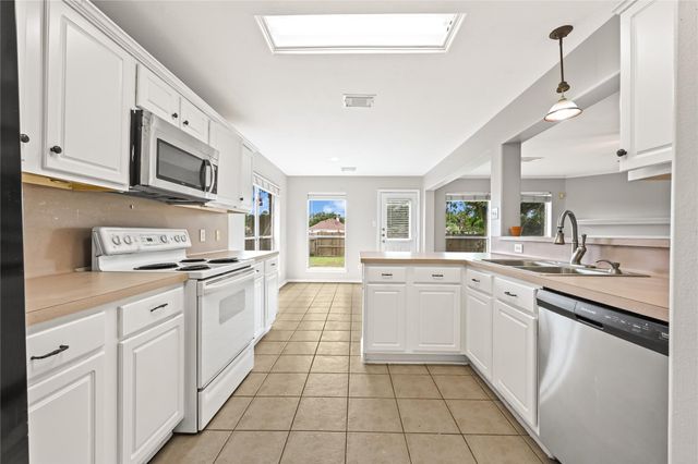 3115 Glenthorpe Lane, Katy, TX 77494