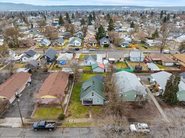 824 E Rockwell Ave, Spokane, WA 99207