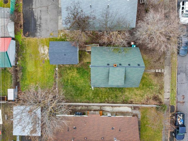 824 E Rockwell Ave, Spokane, WA 99207