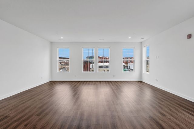 2032 Edison Park Ln, Nashville, TN 37209