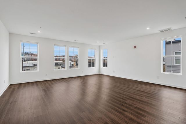 2032 Edison Park Ln, Nashville, TN 37209