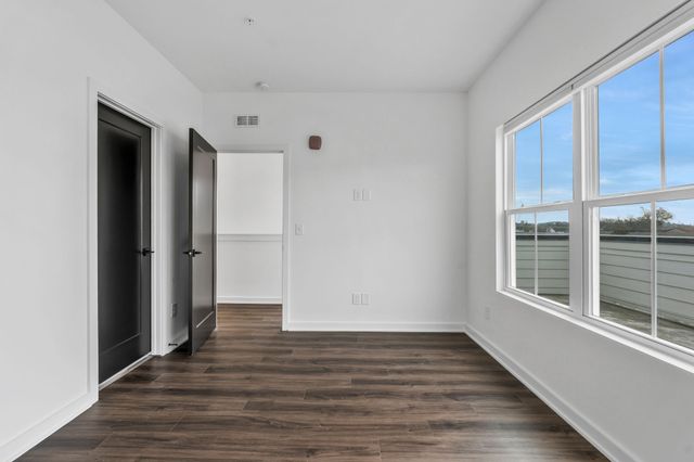 2032 Edison Park Ln, Nashville, TN 37209