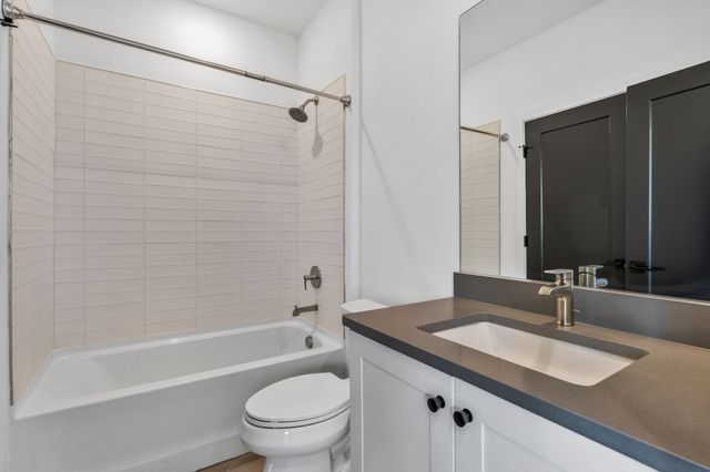 2032 Edison Park Ln, Nashville, TN 37209