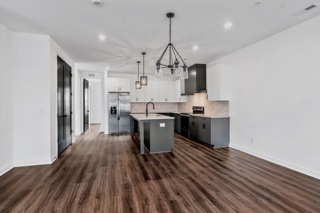 2032 Edison Park Ln, Nashville, TN 37209