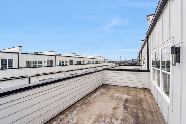 2032 Edison Park Ln, Nashville, TN 37209