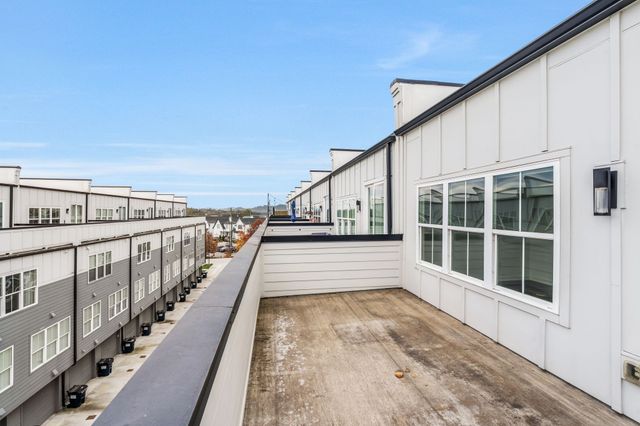 2032 Edison Park Ln, Nashville, TN 37209