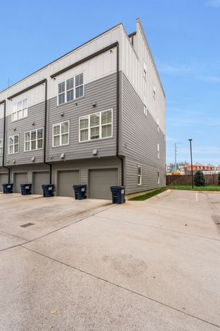 2032 Edison Park Ln, Nashville, TN 37209