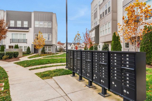 2032 Edison Park Ln, Nashville, TN 37209