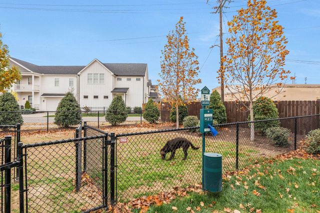 2032 Edison Park Ln, Nashville, TN 37209