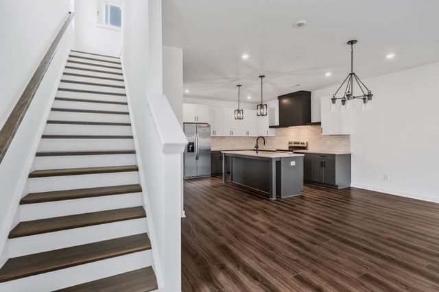 2032 Edison Park Ln, Nashville, TN 37209