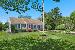 11 Mary David Road, Yarmouth Port, MA 02675