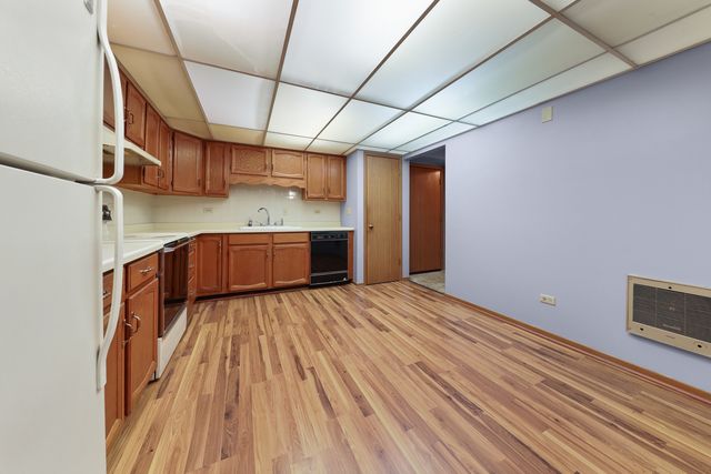 100 Green Acres Drive 2, Morris, IL 60450